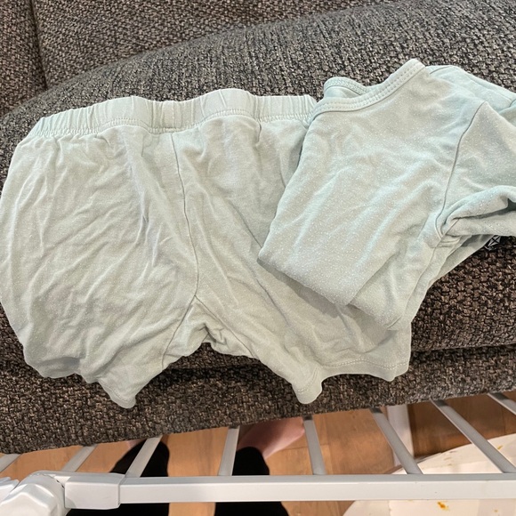 Kyte Baby Short Sleeve Pajamas in Sage - Picture 3 of 3